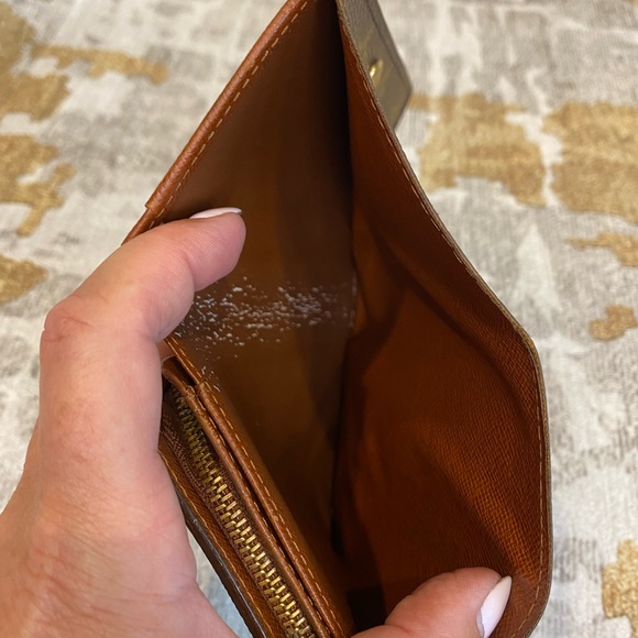 Louis Vuitton Porte Tresor Wallet in Monogram - Picture 10 of 12